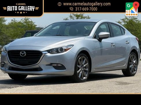 Used 2018 MAZDA MAZDA3 Touring FWD image 1