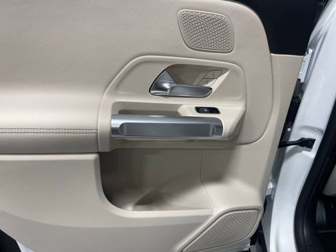 Used 2026 Mercedes-Benz GLB 250 4MATIC image 24