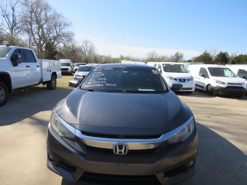 Used 2016 Honda Civic EX-T image 2