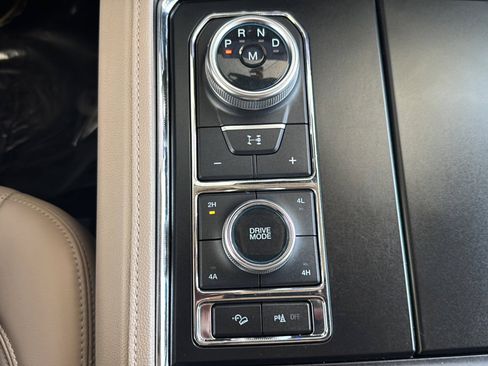 Used 2022 Ford Expedition XLT AWD/4WD image 42