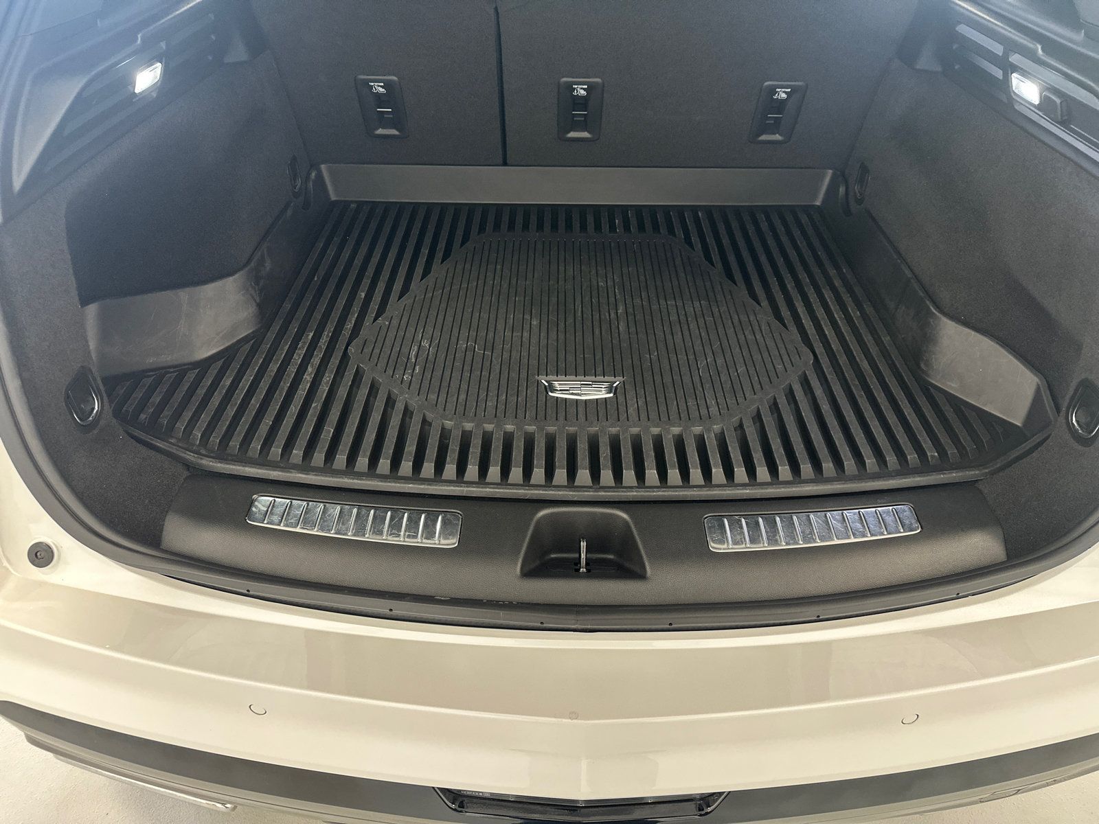 Used 2024 Cadillac XT4 Sport w/ LPO, Floor Liner Package AWD/4WD image 27