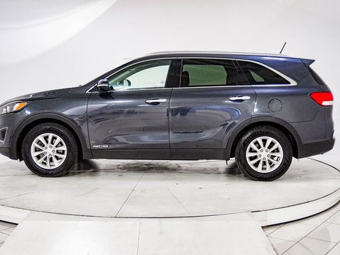 Used 2017 Kia Sorento AWD image 5