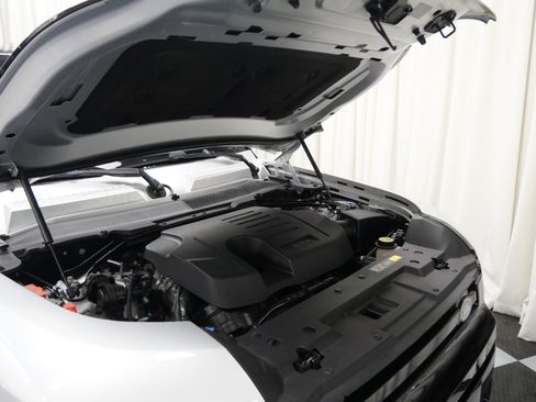 Used 2020 Land Rover Defender 110 First Edition image 35