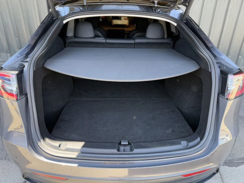 Used 2023 Tesla Model Y Performance image 16