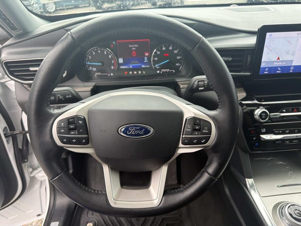 Used 2021 Ford Explorer Limited w/ Equipment Group 301A RWD image 22