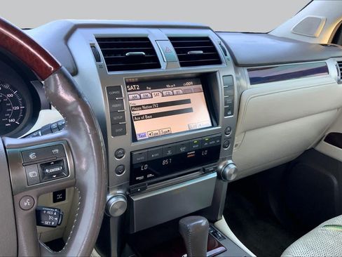 Used 2011 Lexus GX 460 w/ Comfort Plus Pkg AWD/4WD image 6