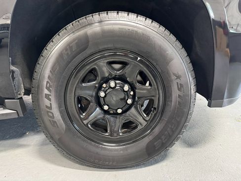 Used 2017 Chevrolet Tahoe 4WD image 2