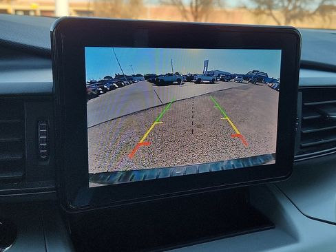 Used 2023 Ford Explorer XLT image 8