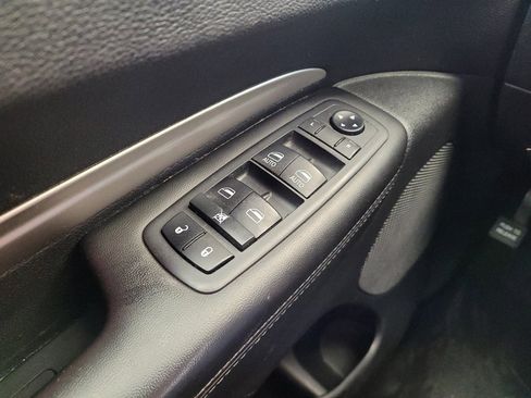 Used 2019 Dodge Durango SXT image 32