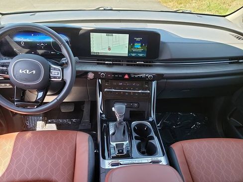 Certified 2024 Kia Carnival SX FWD image 14