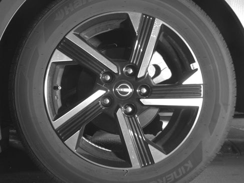 Used 2025 Nissan Sentra SV FWD image 14