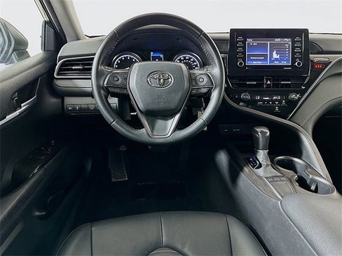 Used 2022 Toyota Camry SE image 21