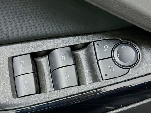 Used 2025 Chevrolet Equinox LT image 15