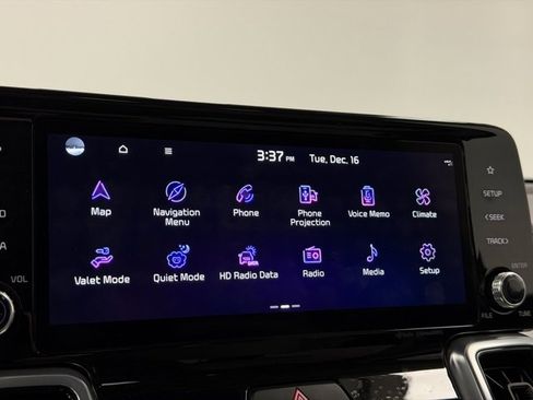 Used 2023 Kia Sorento SX image 17