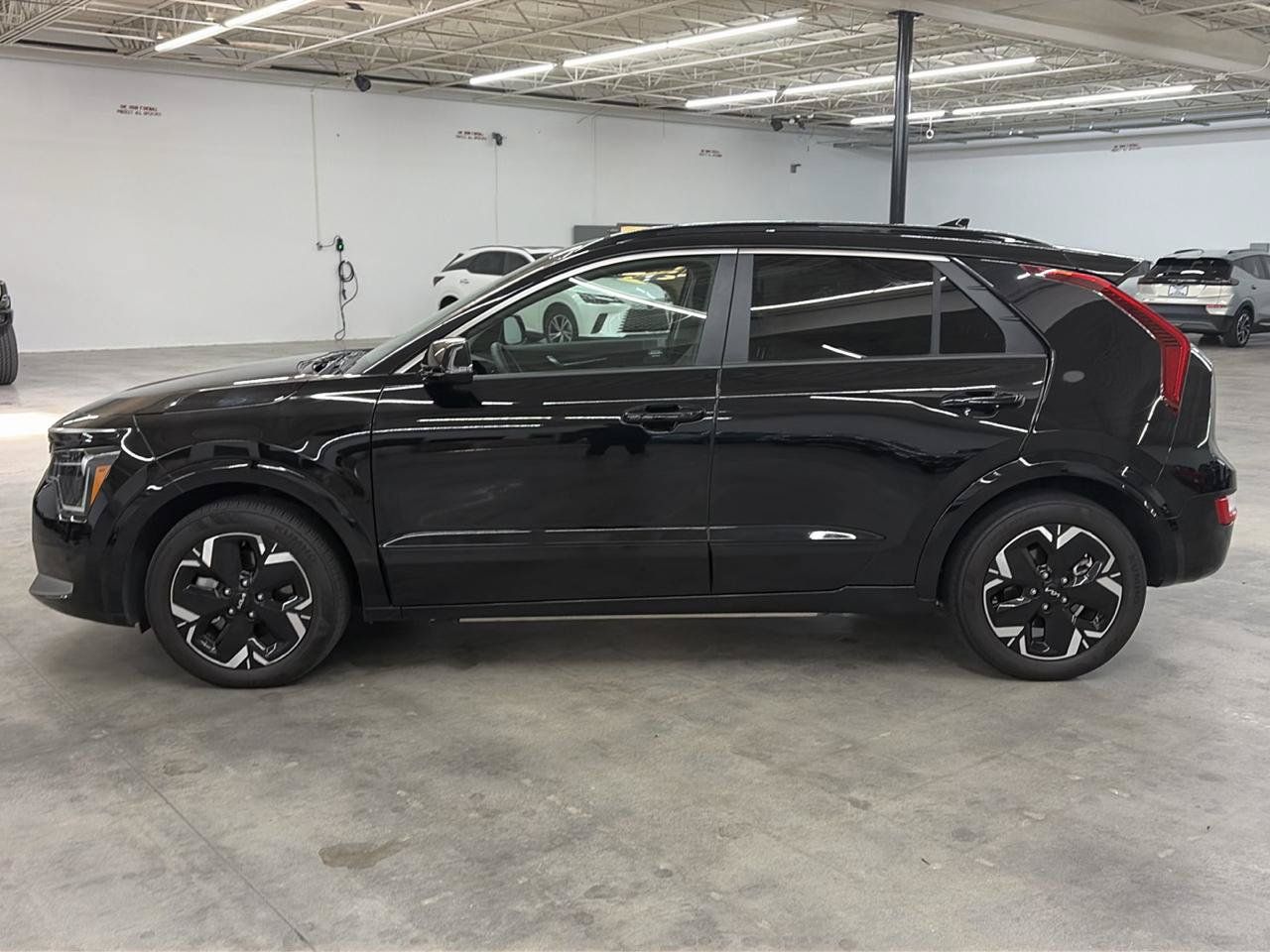 Used 2023 Kia Niro Wind w/ Wind Preserve Package FWD image 12