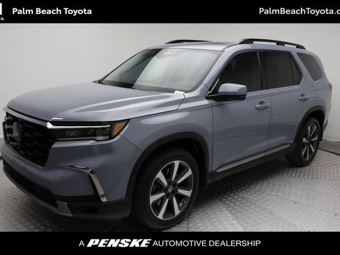 Used 2024 Honda Pilot Touring image 1