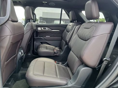 Used 2025 Ford Explorer Platinum w/ LUX Leather Package AWD/4WD image 13