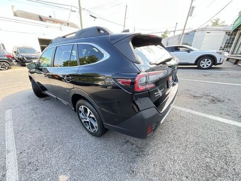 Used 2020 Subaru Outback Limited image 2