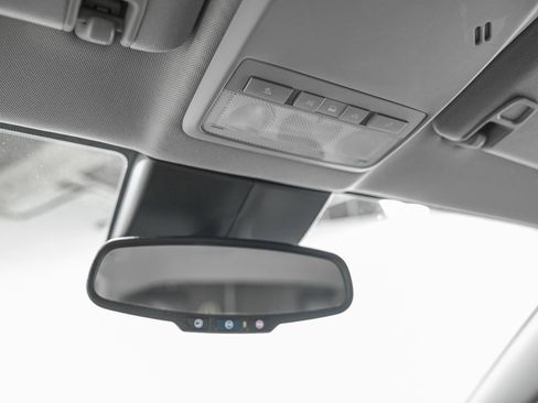 Used 2022 Chevrolet Trax LT w/ LT Convenience Package image 27