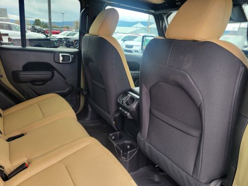 New 2026 Jeep Gladiator Sport image 17