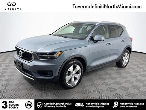 Used 2021 Volvo XC40 T5 Momentum AWD/4WD image 1