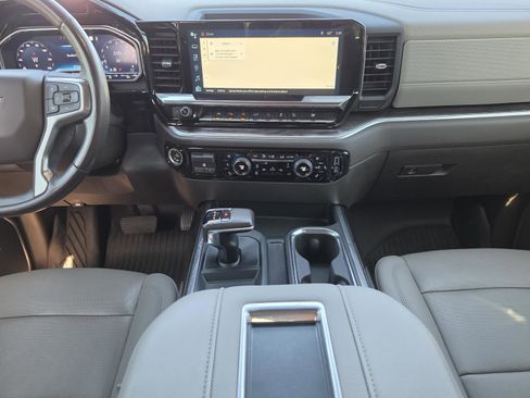 Used 2022 Chevrolet Silverado 1500 LTZ image 17