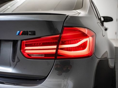 Used 2018 BMW M3 RWD image 9