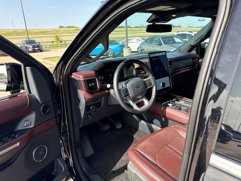 Used 2023 Ford Expedition Limited RWD image 21