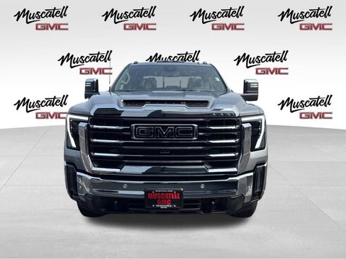Used 2026 GMC Sierra 3500 SLT w/ SLT Premium Package AWD/4WD image 9