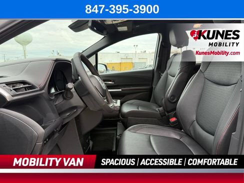 Used 2025 Toyota Sienna XSE w/ XSE Plus Package AWD/4WD image 27