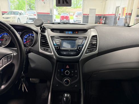Used 2014 Hyundai Elantra Limited FWD image 35