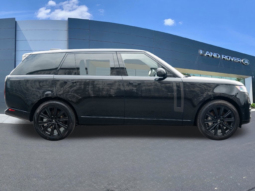 New 2027 Land Rover Range Rover Long Wheelbase SE AWD/4WD image 8