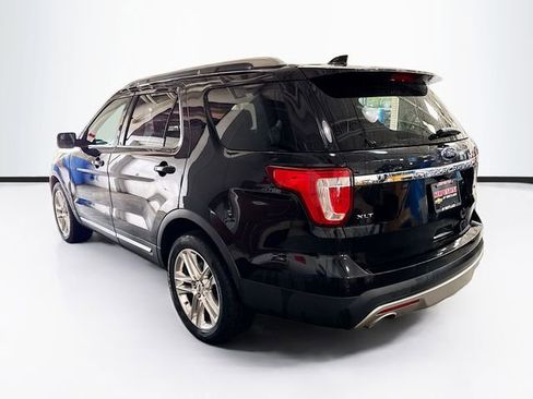 Used 2016 Ford Explorer XLT w/ Equipment Group 202A image 5