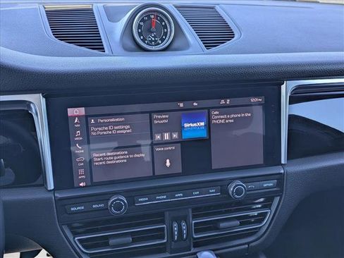 Used 2021 Porsche Macan image 15