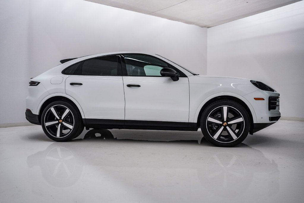 Certified 2026 Porsche Cayenne Coupe AWD/4WD image 9