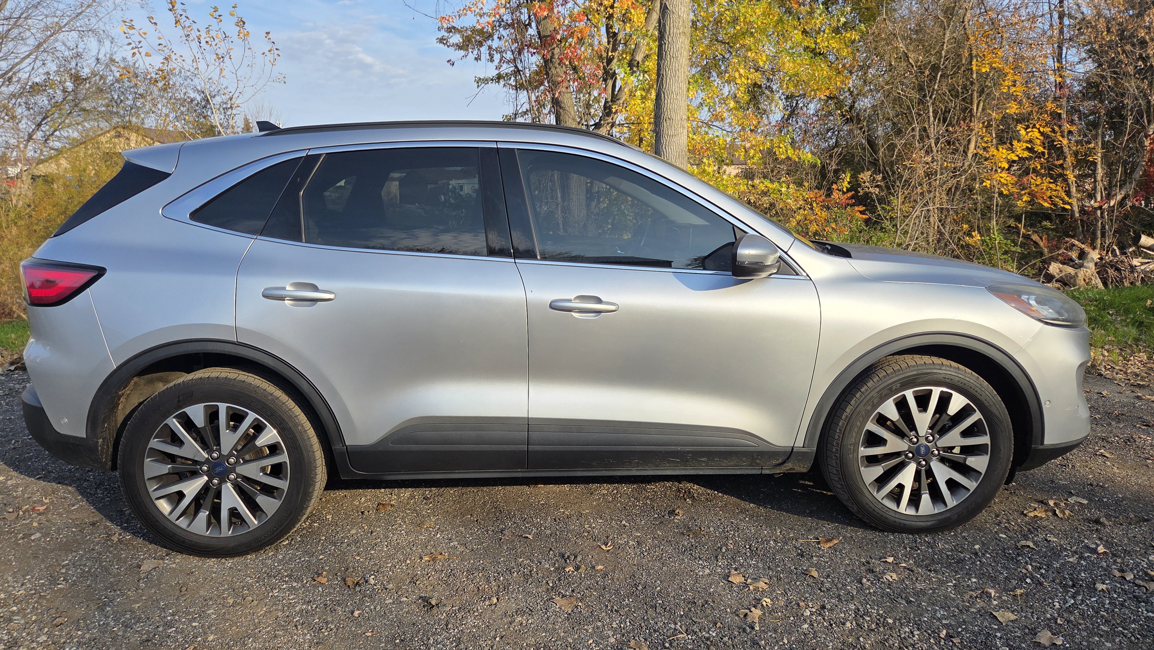 Used 2020 Ford Escape Titanium AWD/4WD image 4