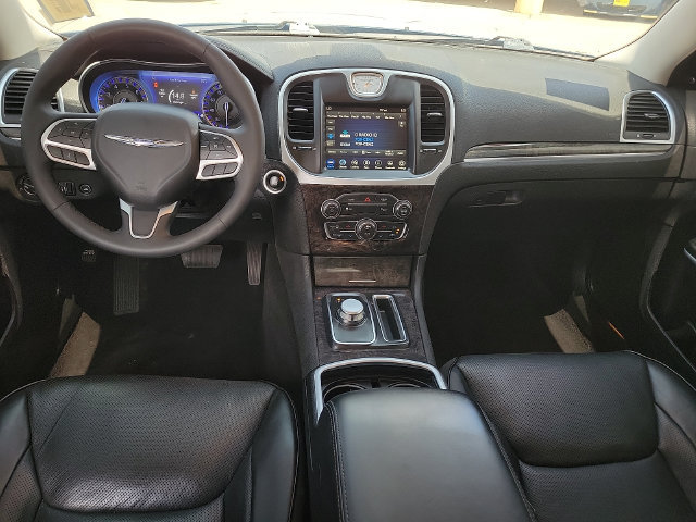 Used 2023 Chrysler 300 Touring L w/ Comfort Group RWD image 9