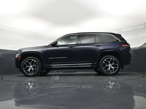 Used 2024 Jeep Grand Cherokee Summit AWD/4WD image 21