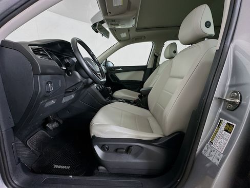 Used 2019 Volkswagen Tiguan SE w/ Panoramic Sunroof Package image 13