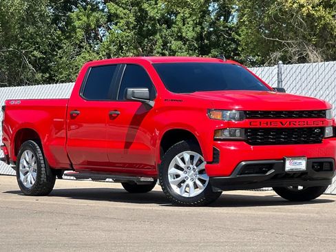 Used 2022 Chevrolet Silverado 1500 Custom w/ LPO, Dark Essentials Package AWD/4WD image 2