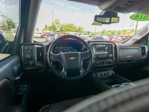 Used 2018 Chevrolet Silverado 1500 High Country AWD/4WD image 12