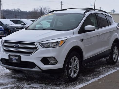 Used 2018 Ford Escape SE image 12