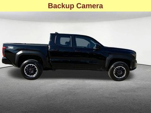 Used 2025 Toyota Tacoma TRD Off-Road AWD/4WD image 10