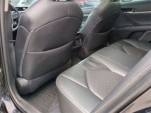 Used 2018 Toyota Camry XSE image 19