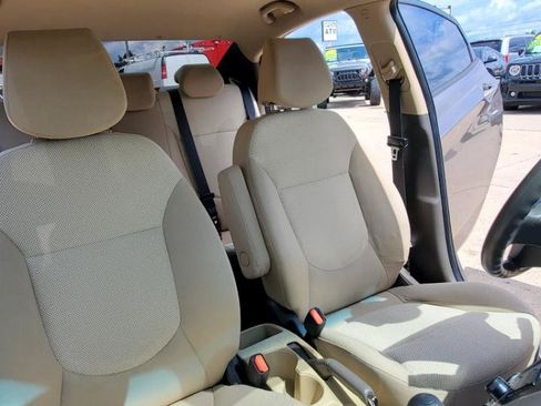 Used 2014 Hyundai Accent GLS FWD image 17