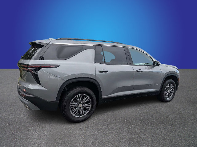 Used 2026 Chevrolet Traverse LT w/ Driver Confidence Package FWD image 5