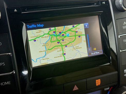 Used 2015 Toyota Camry XLE image 13