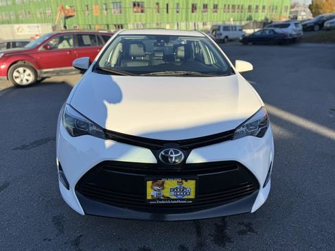 Used 2018 Toyota Corolla XLE image 2