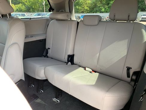 Used 2017 Toyota Sienna Limited Premium AWD/4WD image 19