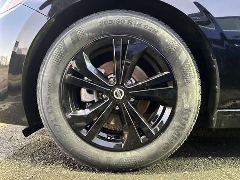 Used 2022 Nissan Sentra SV image 32